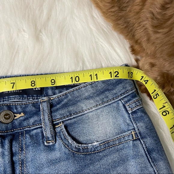 High Waisted Hollister Distressed Skinny Jeans - Picture 14 of 16